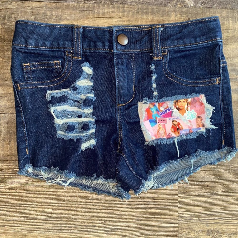 NWOT GIRLS DISTRESSED SHORTS SZ7